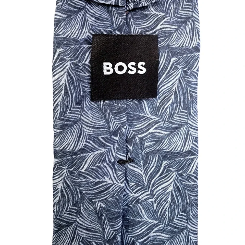 Hugo Boss‎ Mens Silk Blend Gray Blue Leaf Pattern Tie NWT